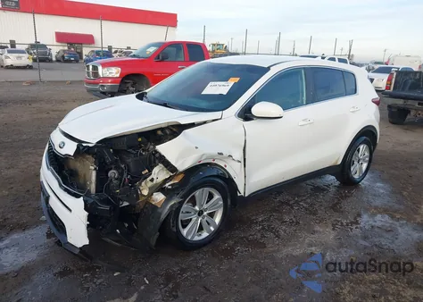 2018 Kia Sportage Lx z USA, uszkodzony, nr VIN KNDPM3AC5J7413098